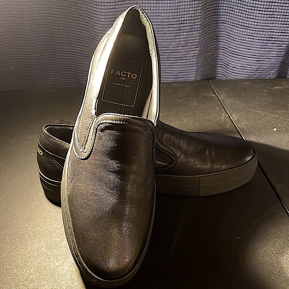 Beautiful comfy slip-ons shoes.